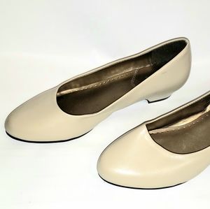 Basic Editions Classic Ballet Flats 7 M; Gold Leatherette; Super Nice